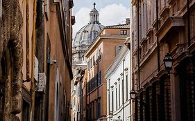 Peaceful Apartment In Piazza Venezia'S Alleys